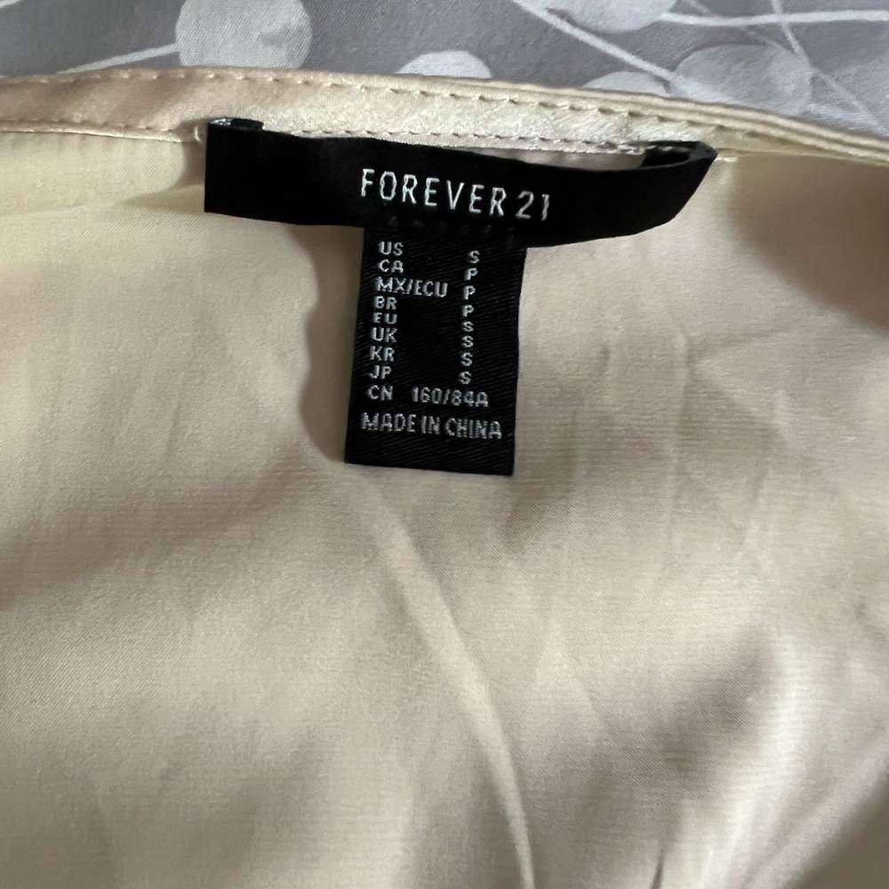 Forever21 Long Sleeve Deep Cut Top - Picture 2 of 2